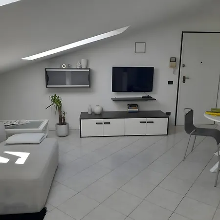 Mansarda Massimo - Intra Apartamento