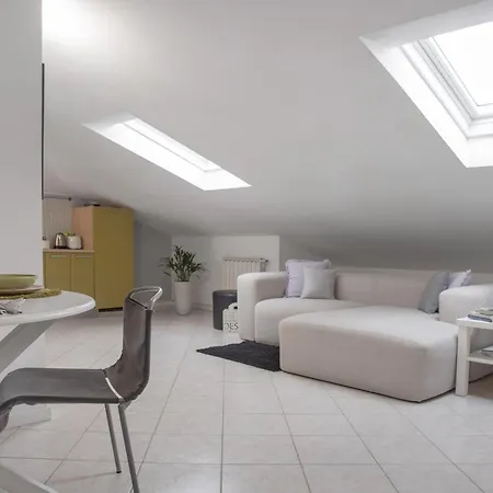 Mansarda Massimo - Intra 韦尔巴尼亚